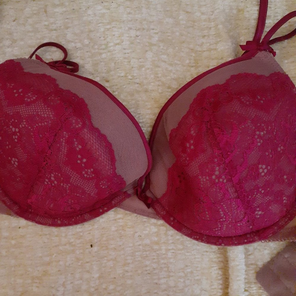 SALE!!!! Pre-Loved Bra-32DD